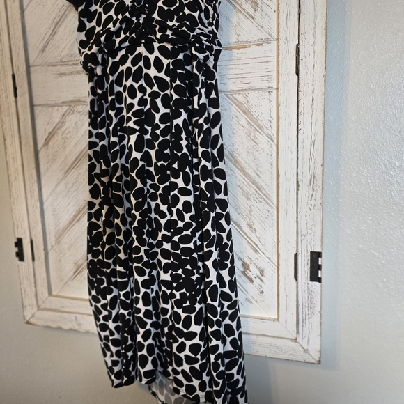 White House Black Market Black and White Scoop Neck Sundress - Picture 8 of 10